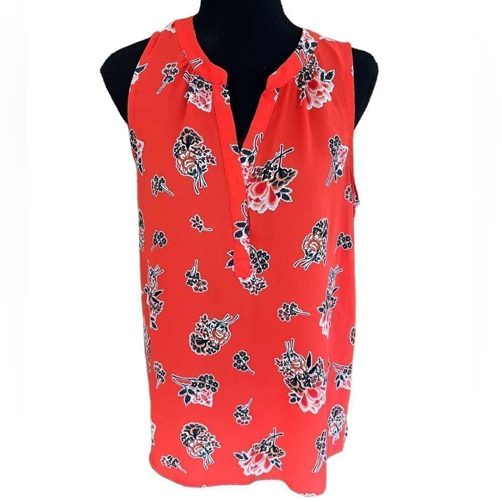 Alice Blue split neck sleeveless floral top, size M.